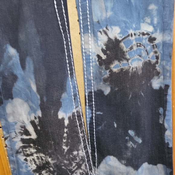 One of a kind True Religion jeans - Picture 3 of 6